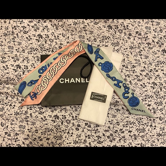🔴SOLD🔴Authentic Chanel Bandeau Scarf Twilly - Picture 1 of 7